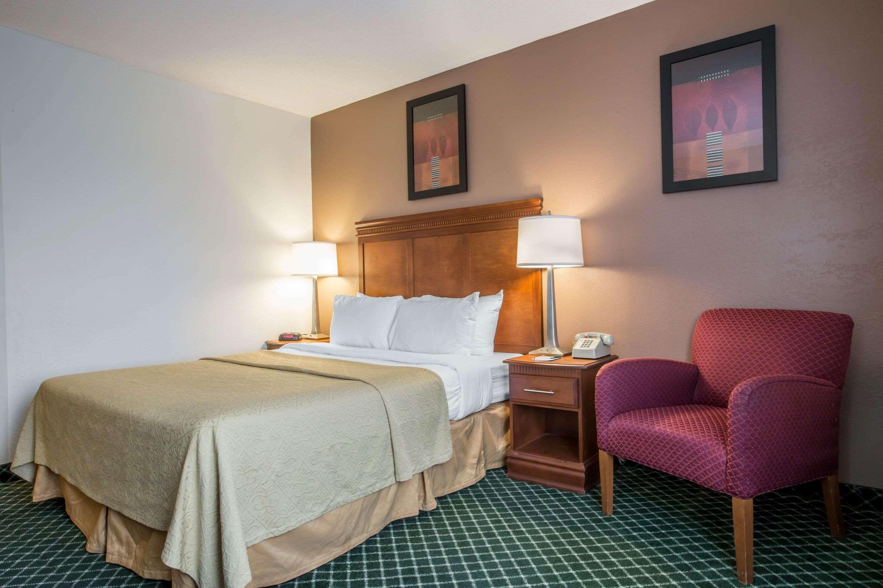 Quality Inn Colchester - Берлингтон Экстерьер фото