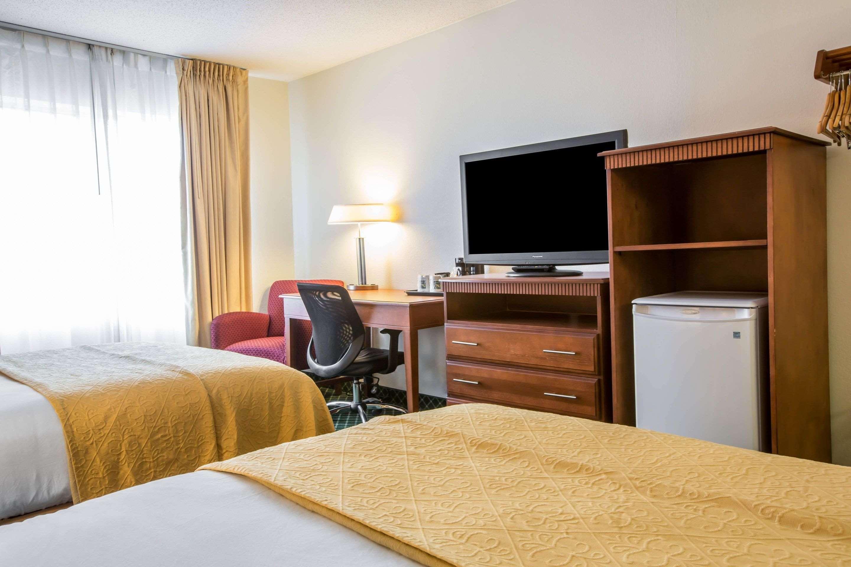 Quality Inn Colchester - Берлингтон Экстерьер фото