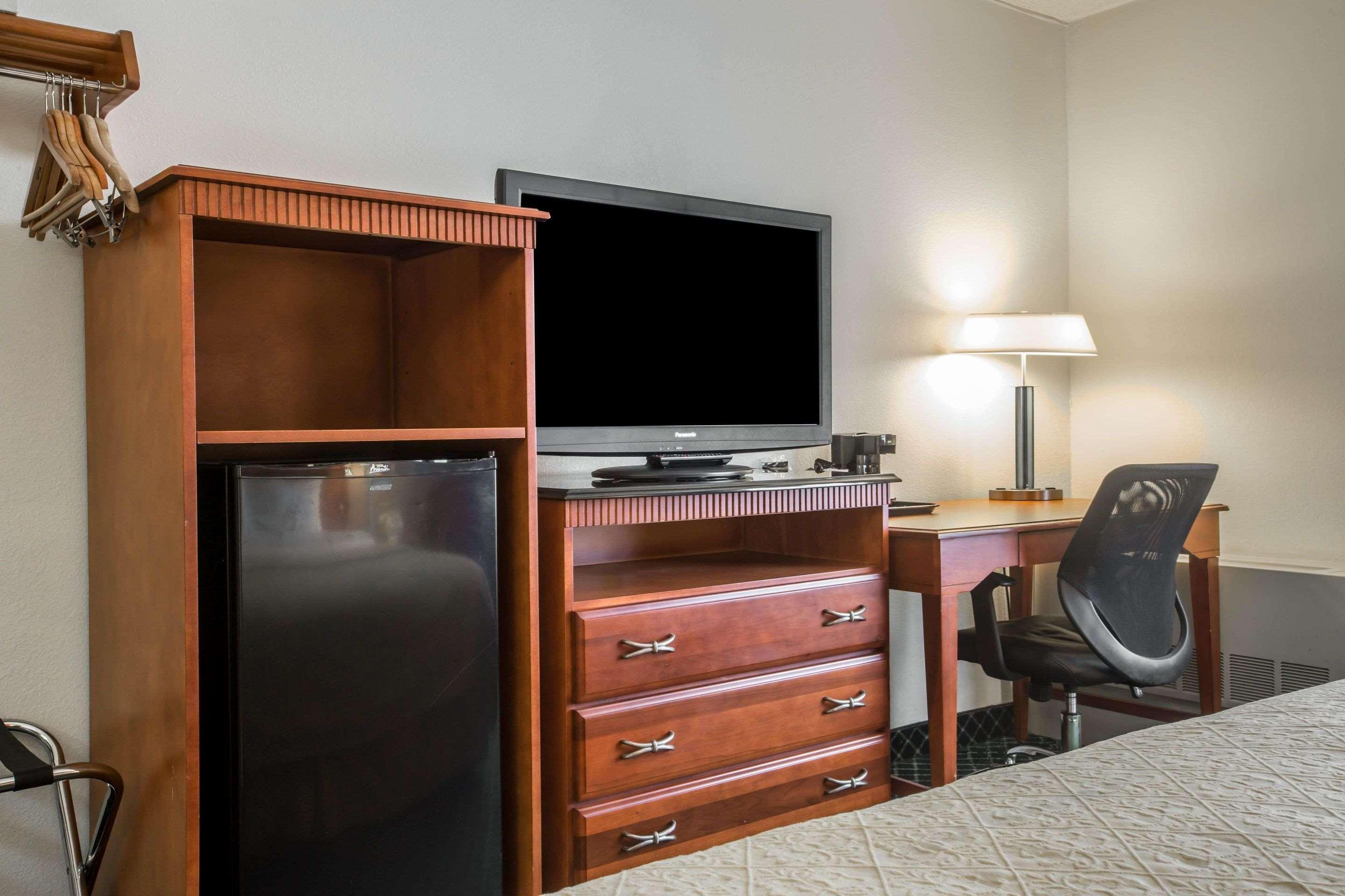 Quality Inn Colchester - Берлингтон Экстерьер фото
