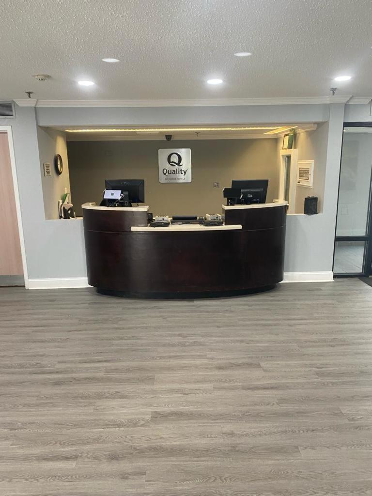 Quality Inn Colchester - Берлингтон Экстерьер фото