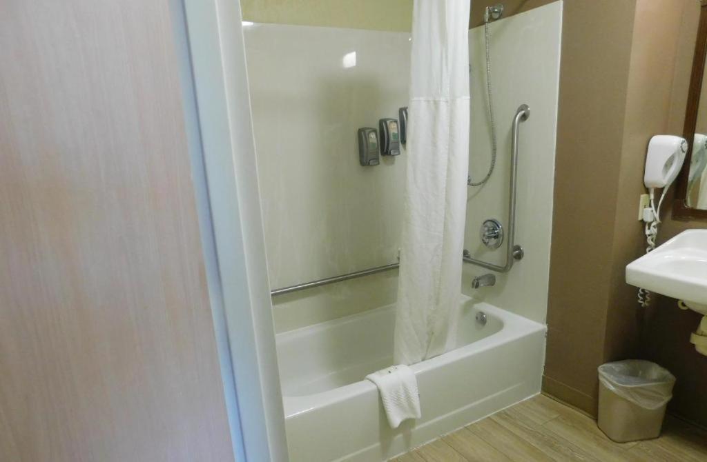 Quality Inn Colchester - Берлингтон Экстерьер фото