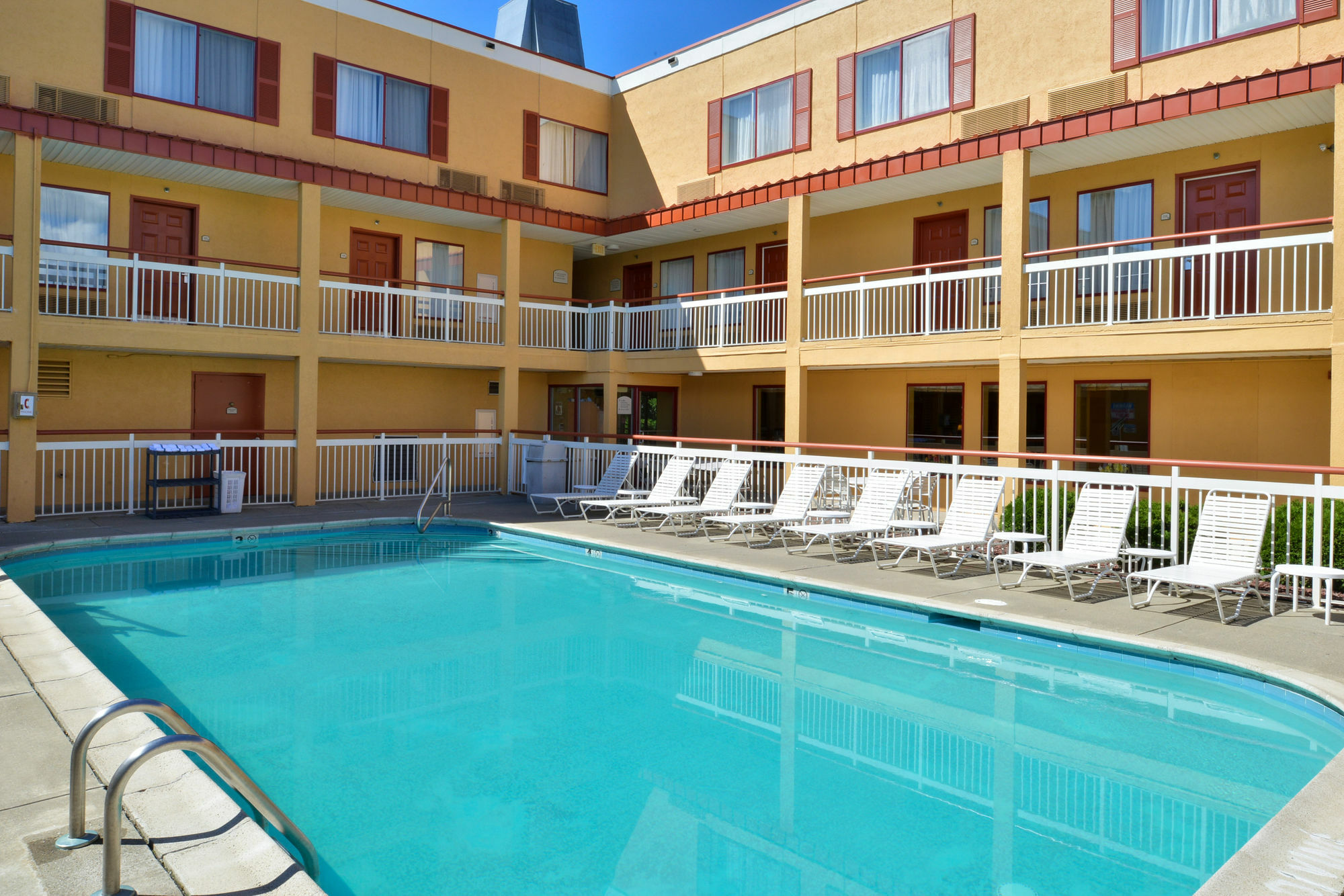 Quality Inn Colchester - Берлингтон Экстерьер фото